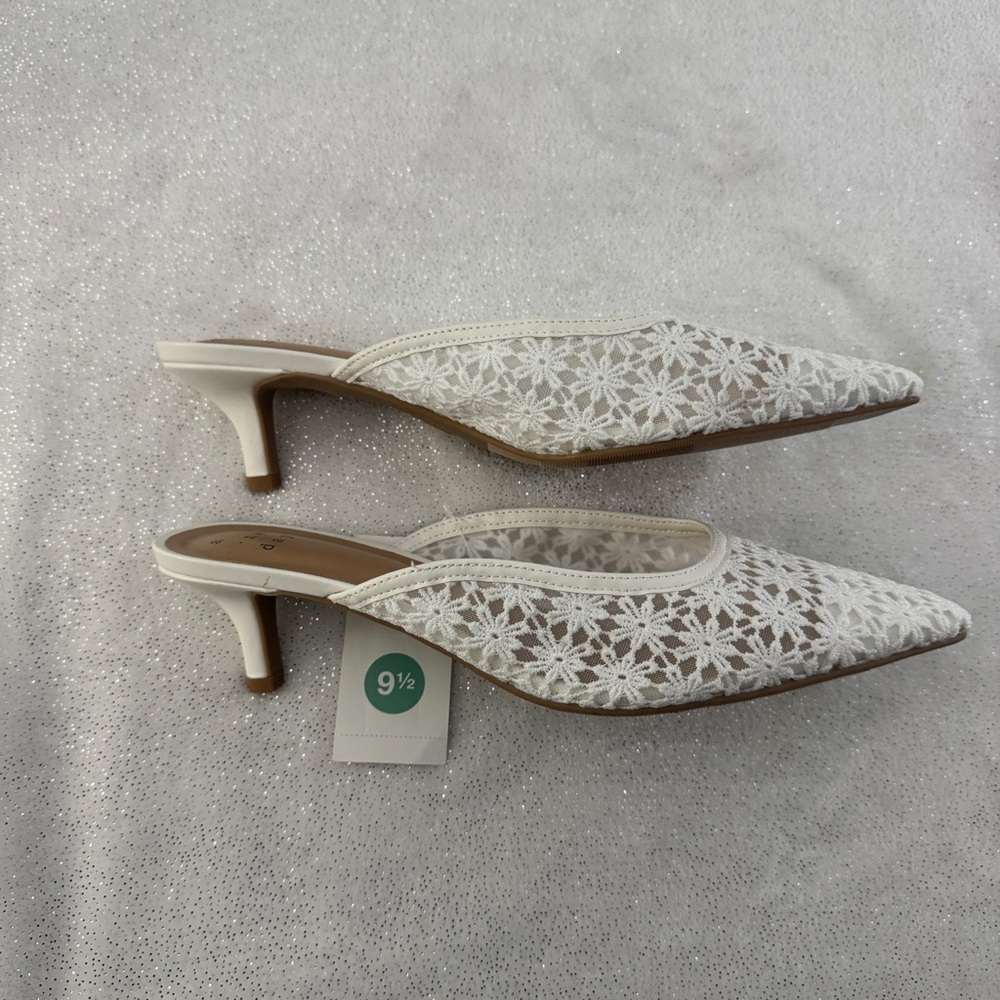 A NEW DAY Women's Off White Delilah Floral Embroidered Lace Mule Heels - Picture 4 of 7